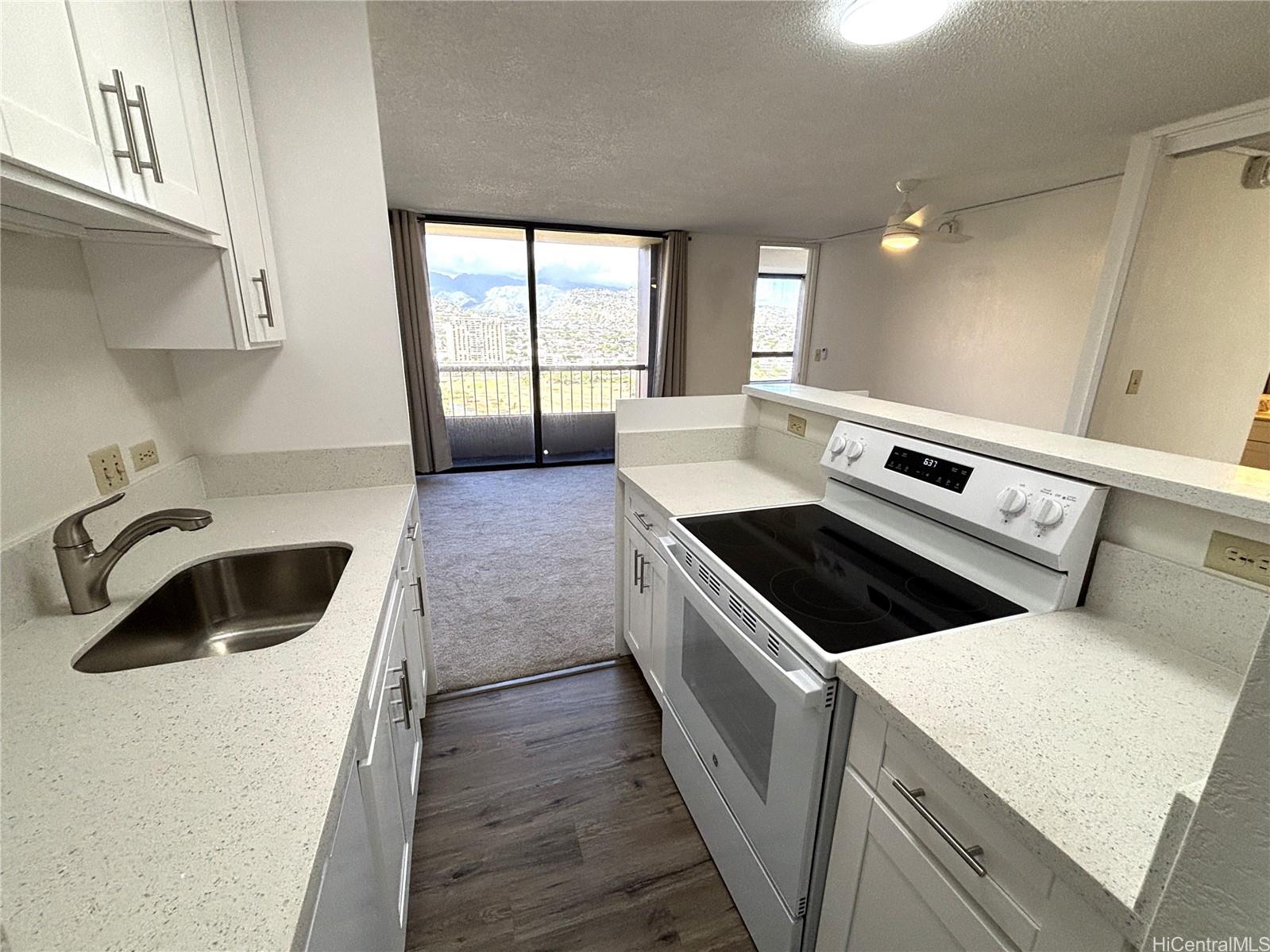 Monte Vista condo # 2405, Honolulu, Hawaii - photo 18 of 22