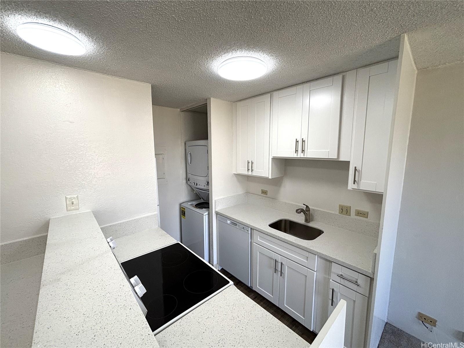 Monte Vista condo # 2405, Honolulu, Hawaii - photo 3 of 22