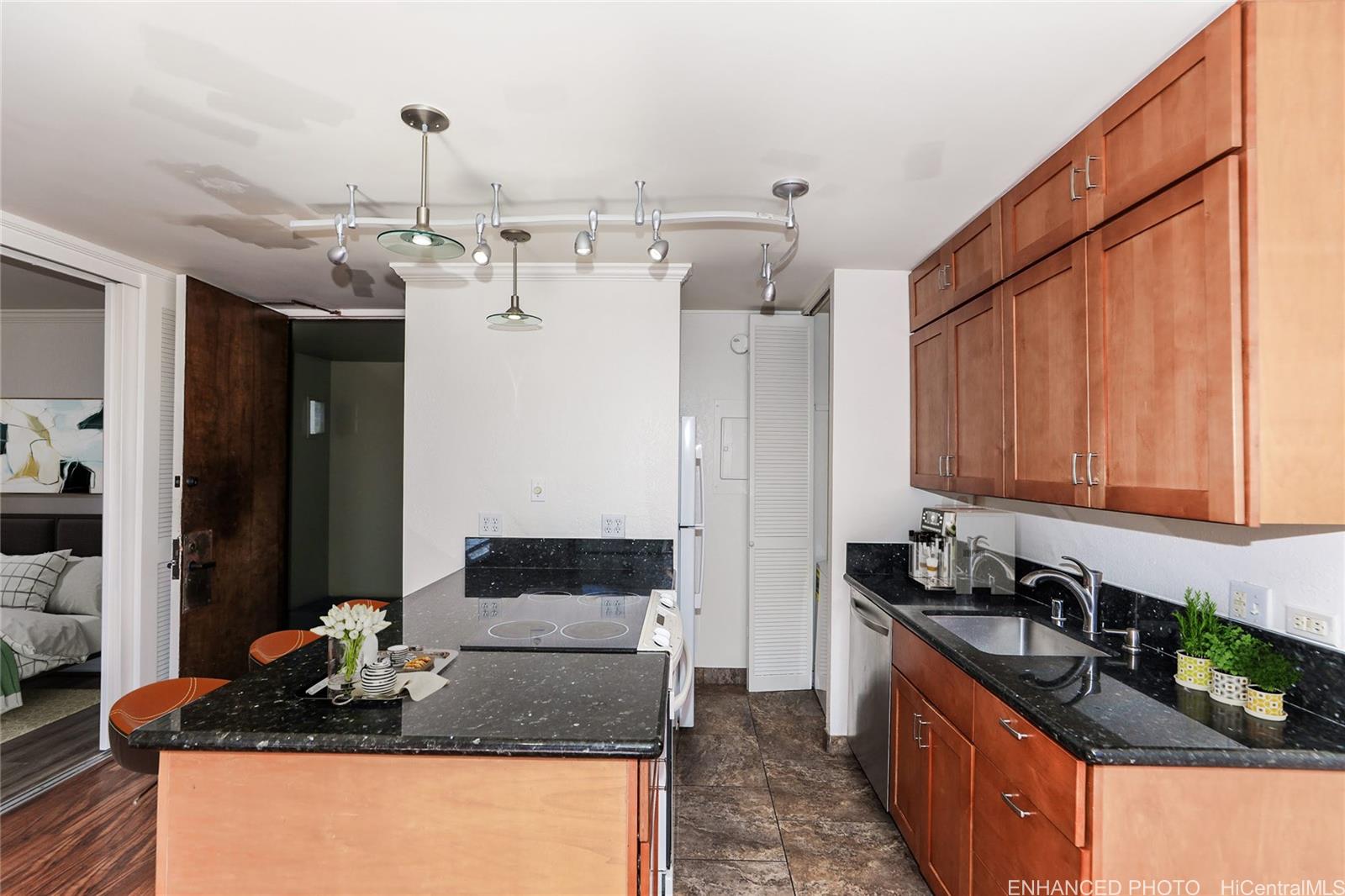 Monte Vista condo # 702, Honolulu, Hawaii - photo 6 of 25