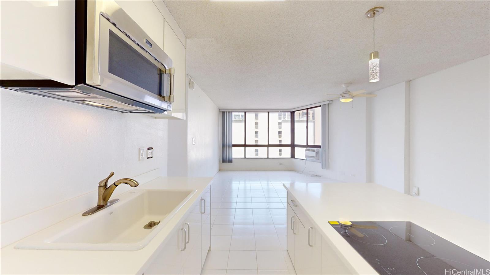 320 Liliuokalani Ave Honolulu - Rental - photo 4 of 25