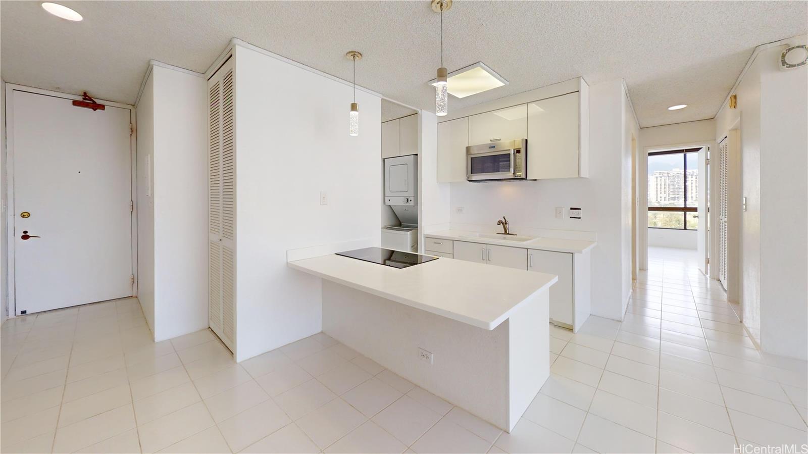 320 Liliuokalani Ave Honolulu - Rental - photo 7 of 25