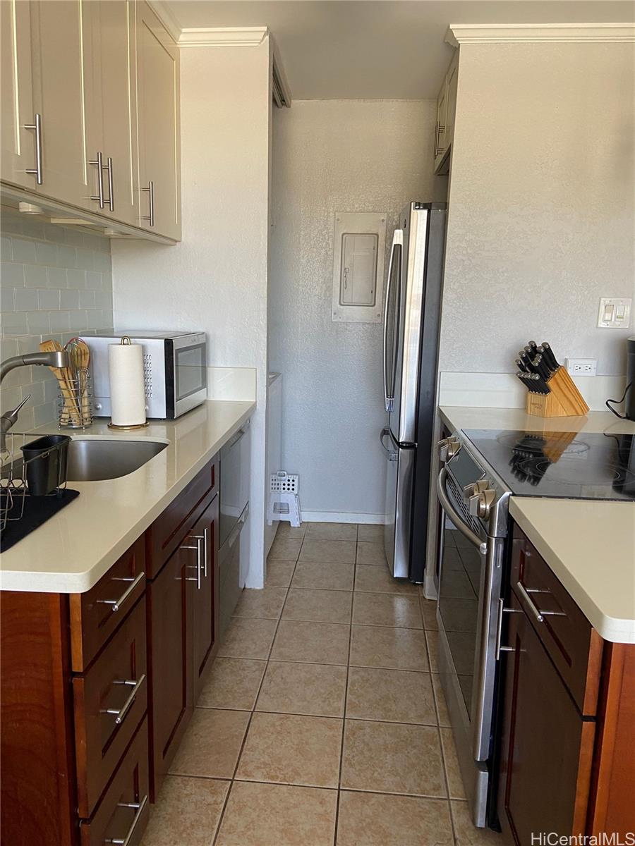 320 Liliuokalani Ave Honolulu - Rental - photo 3 of 8