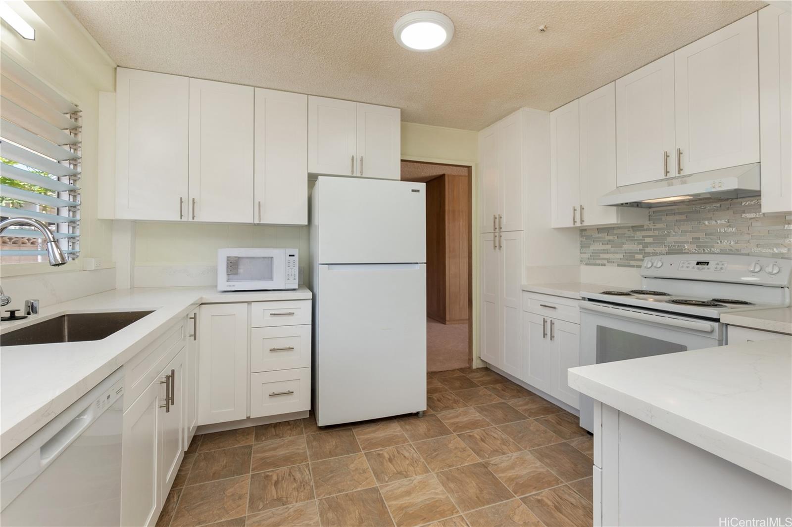 3209  Ala Laulani Street Salt Lake, Honolulu home - photo 12 of 25