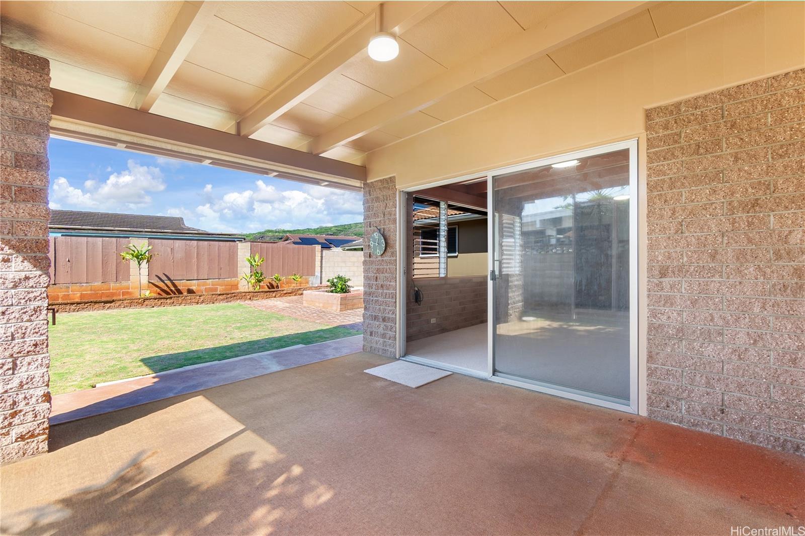 3209  Ala Laulani Street Salt Lake, Honolulu home - photo 6 of 25