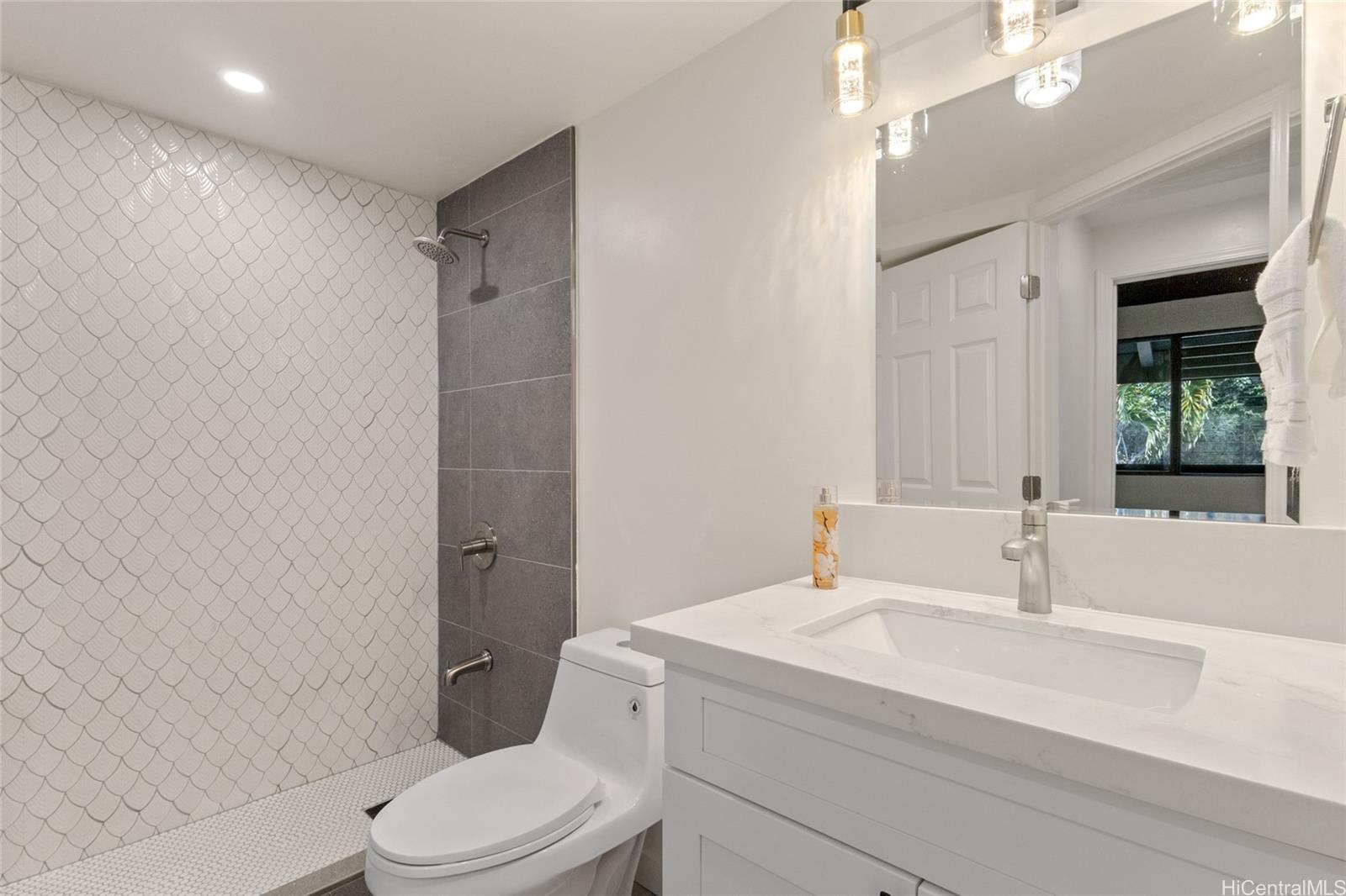 Kawaihae Crescent West condo # 320/F, Honolulu, Hawaii - photo 8 of 25