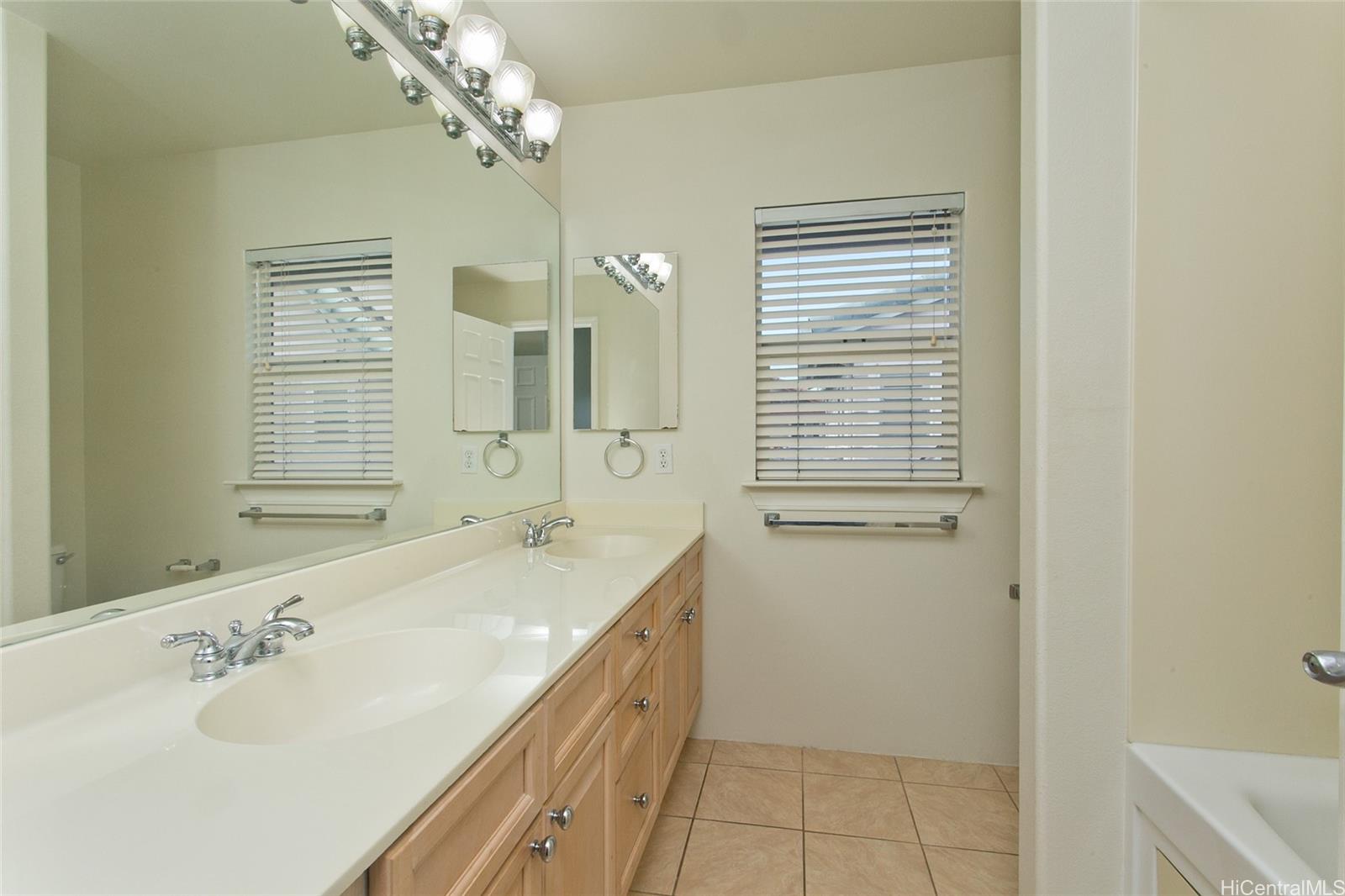 321  Ainahou St Marina West, Hawaii Kai home - photo 16 of 22