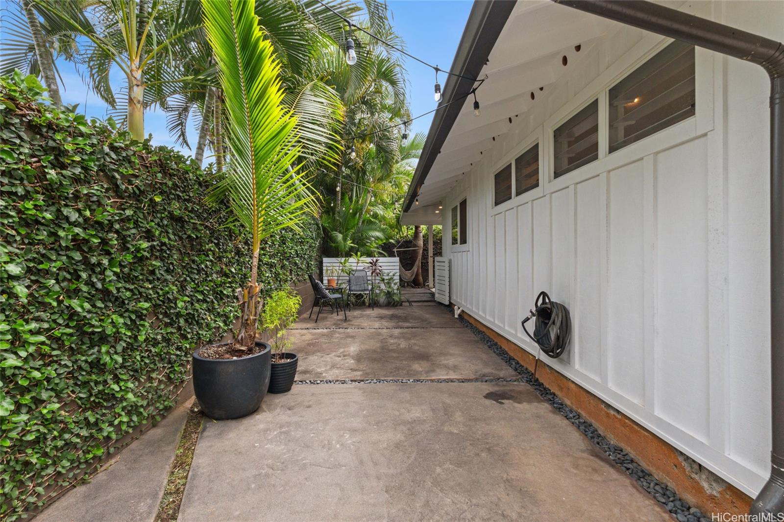 321  Kealahou Place Coconut Grove, Kailua home - photo 20 of 25