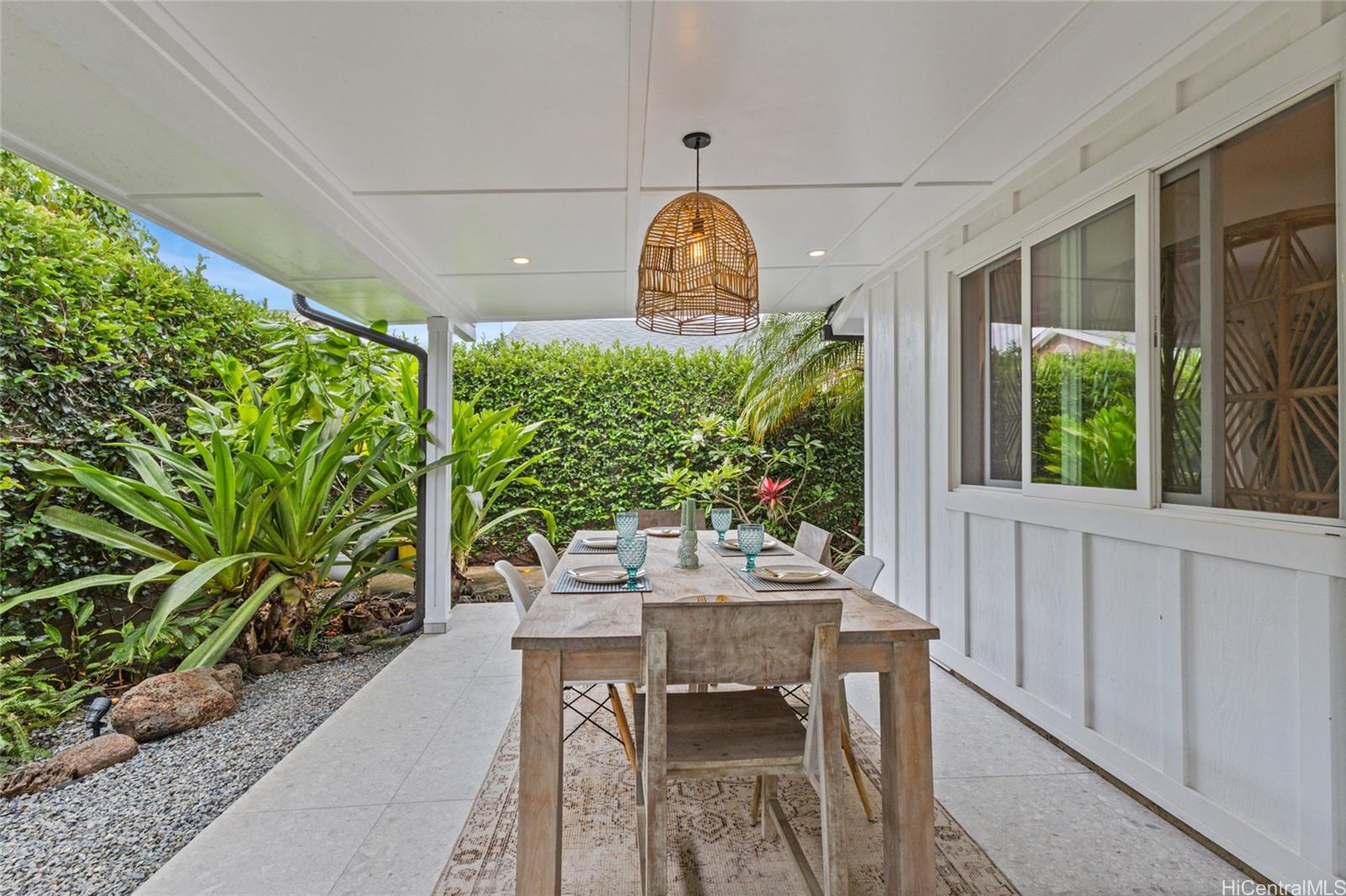 321  Kealahou Place Coconut Grove, Kailua home - photo 10 of 25