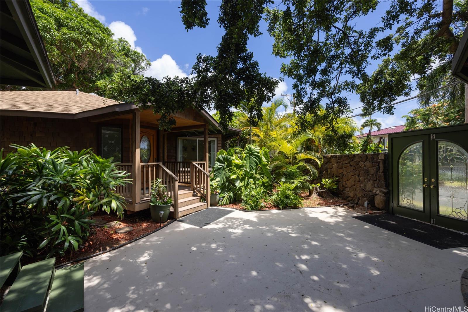 321  Portlock Road Portlock, Hawaii Kai home - photo 3 of 25