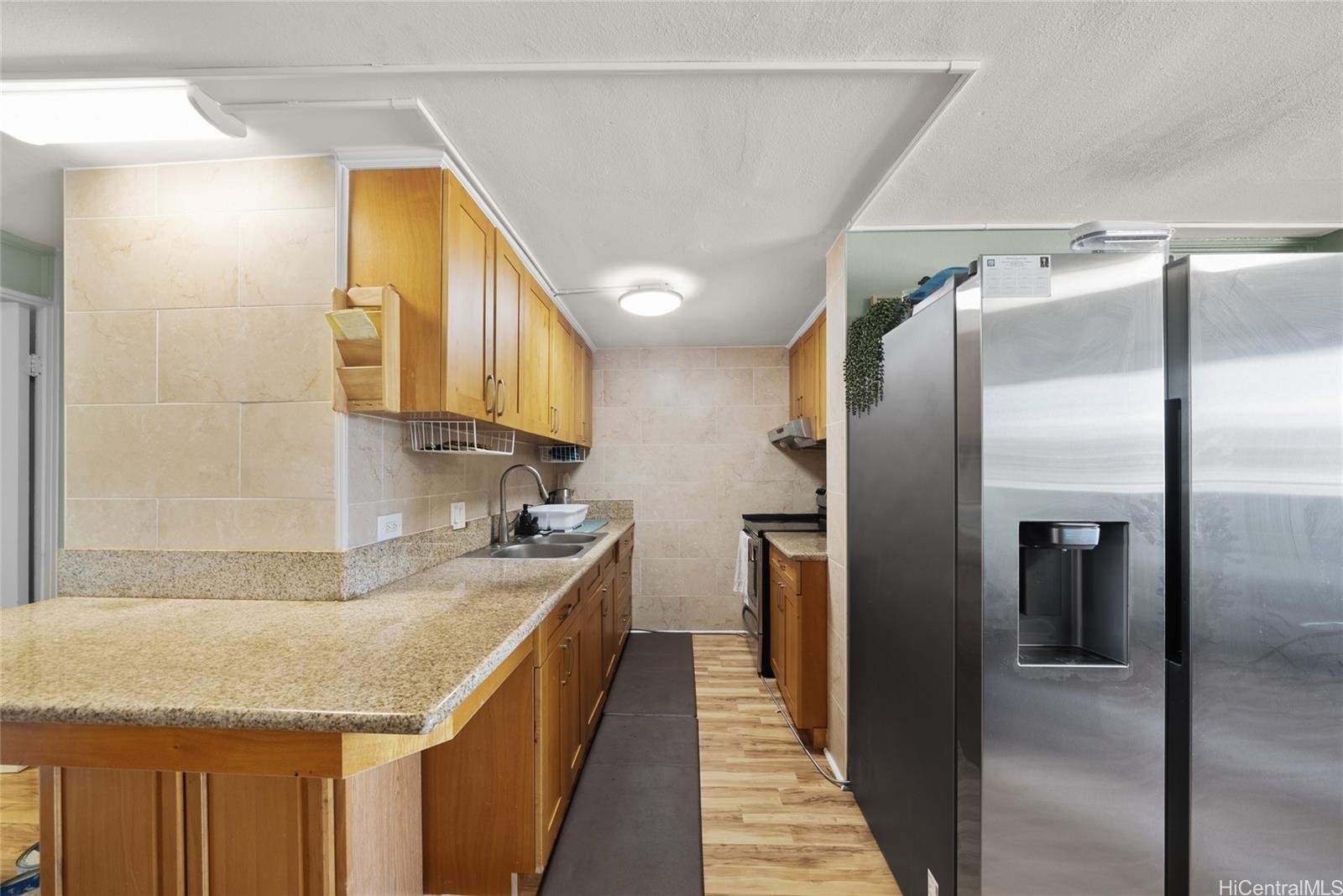 Sunset Lakeview condo # A510, Honolulu, Hawaii - photo 4 of 14