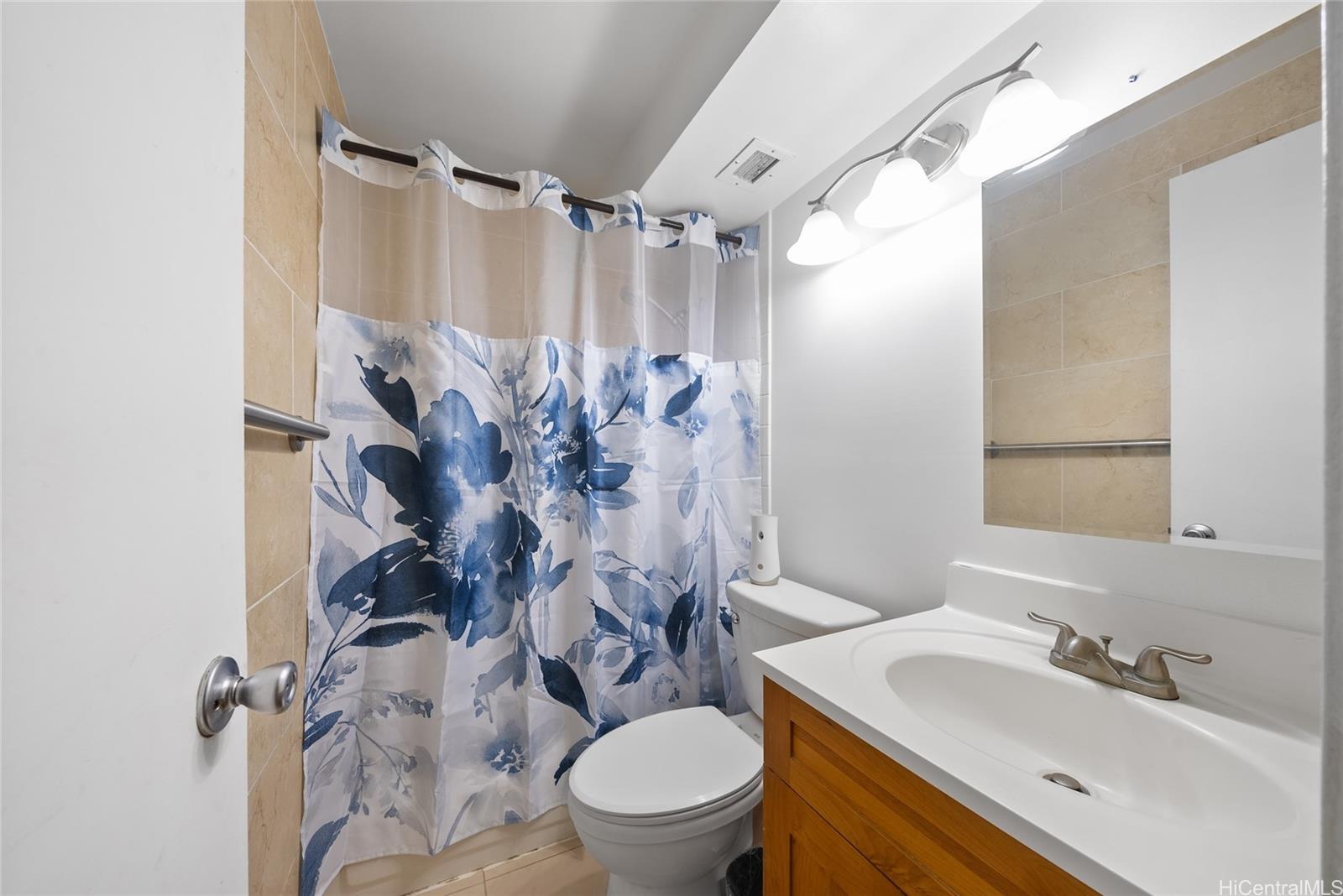 Sunset Lakeview condo # A510, Honolulu, Hawaii - photo 8 of 13