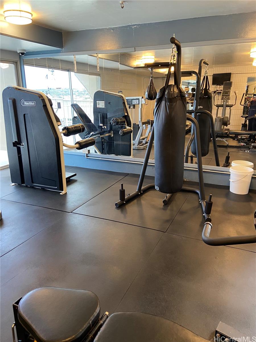 Sunset Lakeview condo # A802, Honolulu, Hawaii - photo 13 of 15