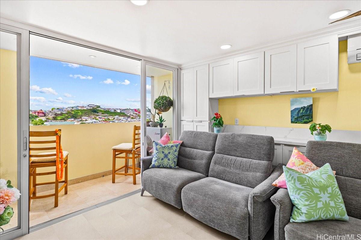 Sunset Lakeview condo # A/PH2, Honolulu, Hawaii - photo 9 of 25