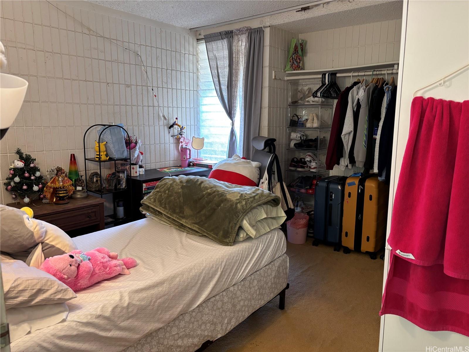 Sunset Lakeview condo # B404, Honolulu, Hawaii - photo 7 of 11