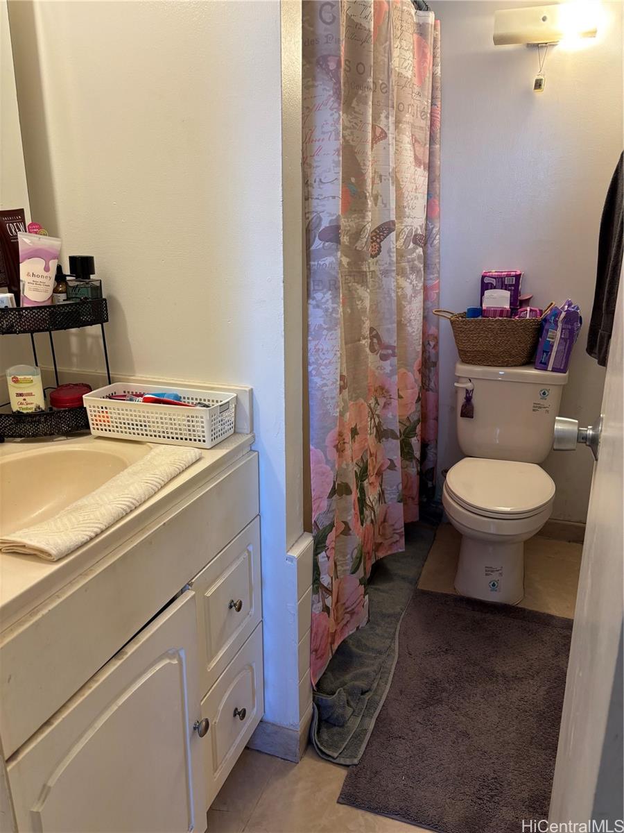 Sunset Lakeview condo # B404, Honolulu, Hawaii - photo 9 of 11