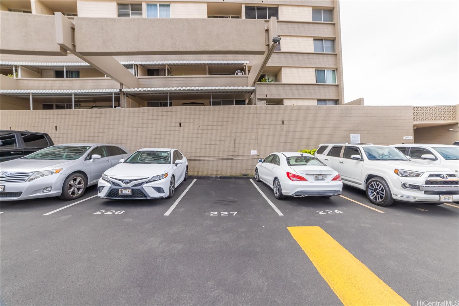 Sunset Lakeview condo # B909, Honolulu, Hawaii - photo 13 of 21