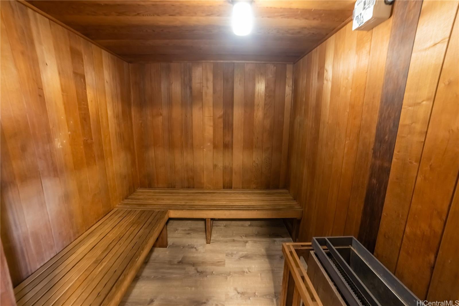 Sunset Lakeview condo # B909, Honolulu, Hawaii - photo 15 of 21