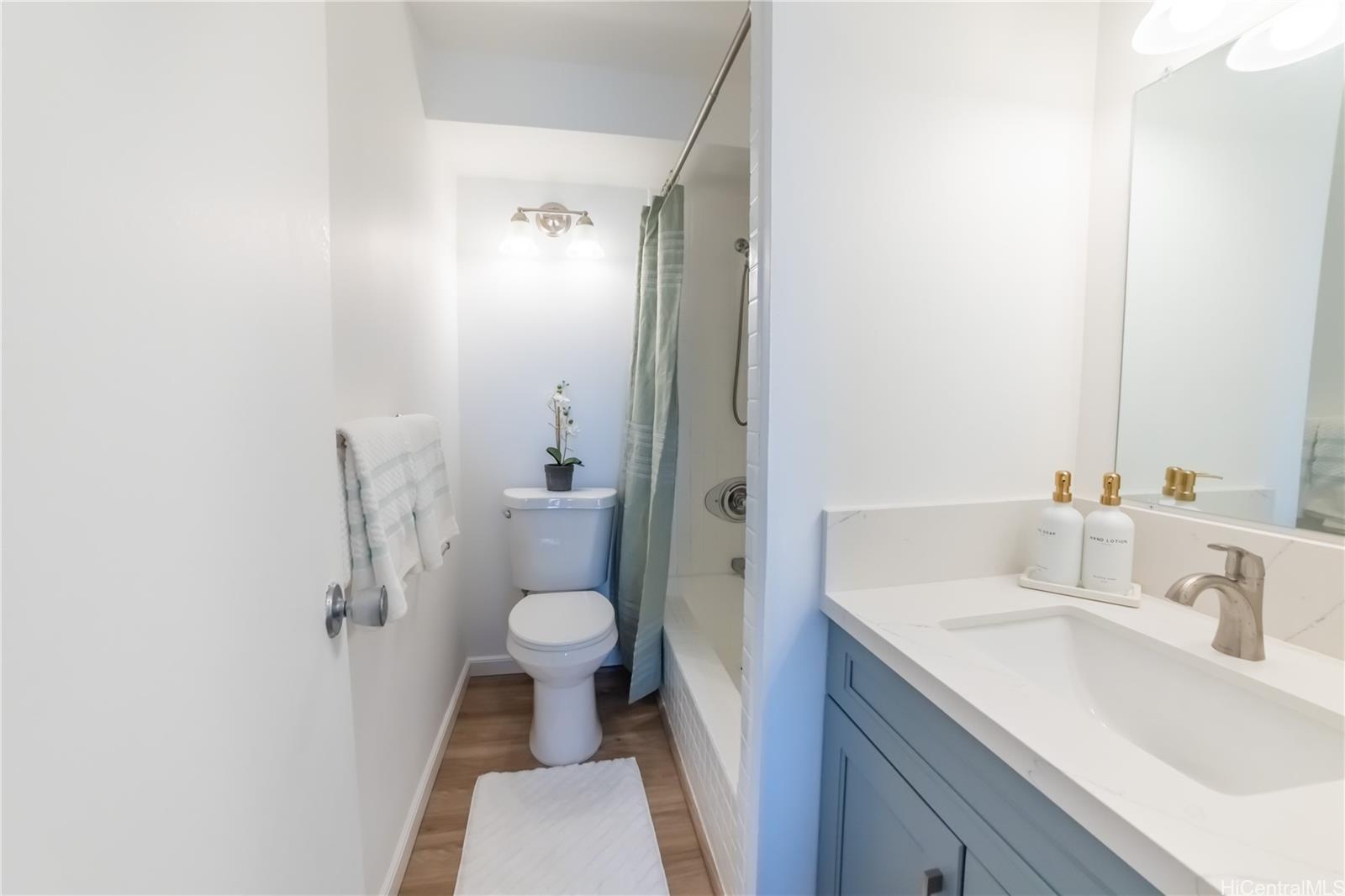 Sunset Lakeview condo # B909, Honolulu, Hawaii - photo 9 of 21