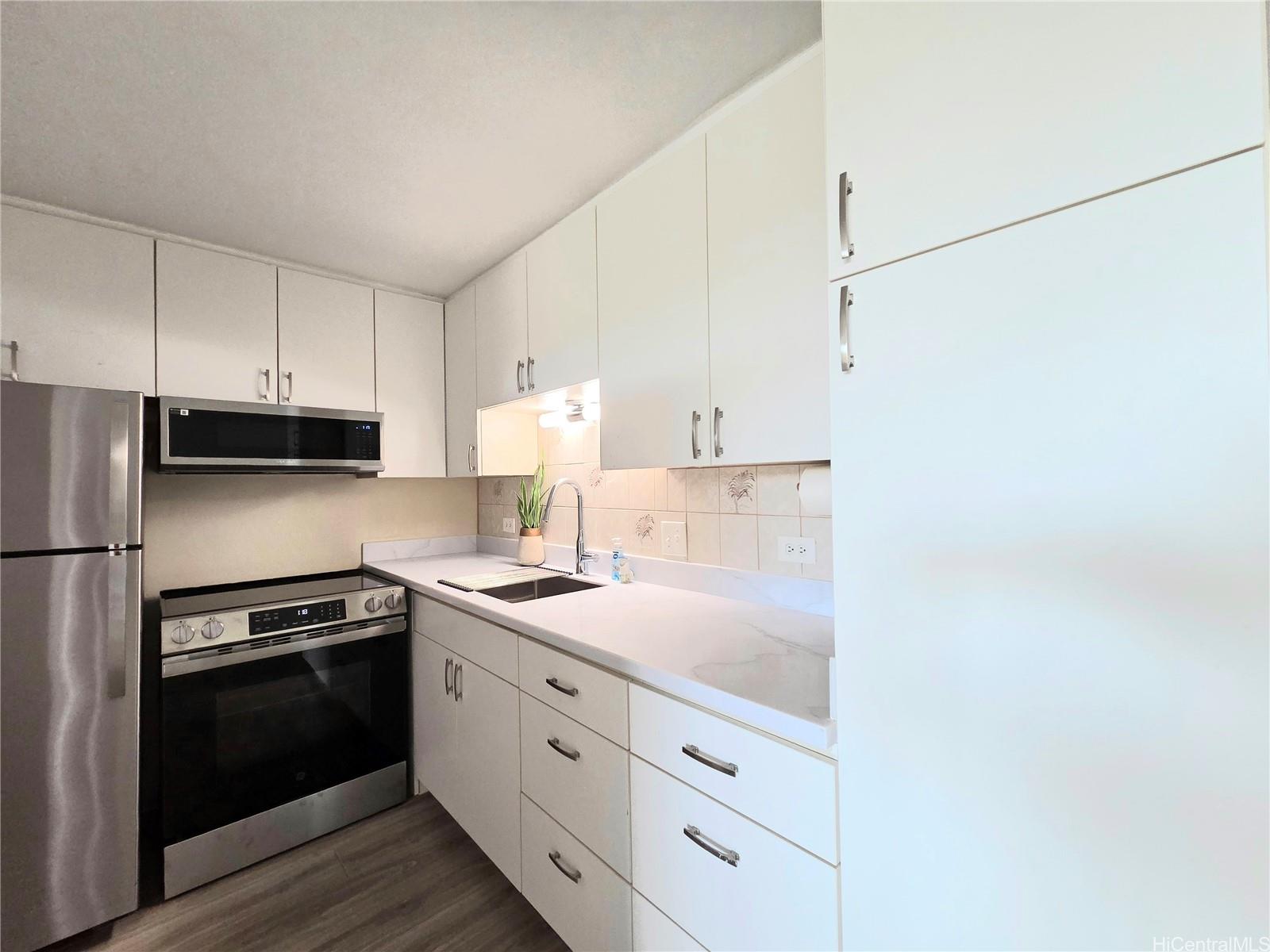 Sunset Lakeview condo # B PH12, Honolulu, Hawaii - photo 2 of 16