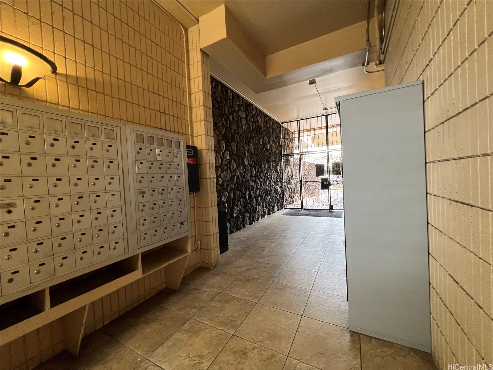 Sunset Lakeview condo # PH4 B, Honolulu, Hawaii - photo 3 of 24