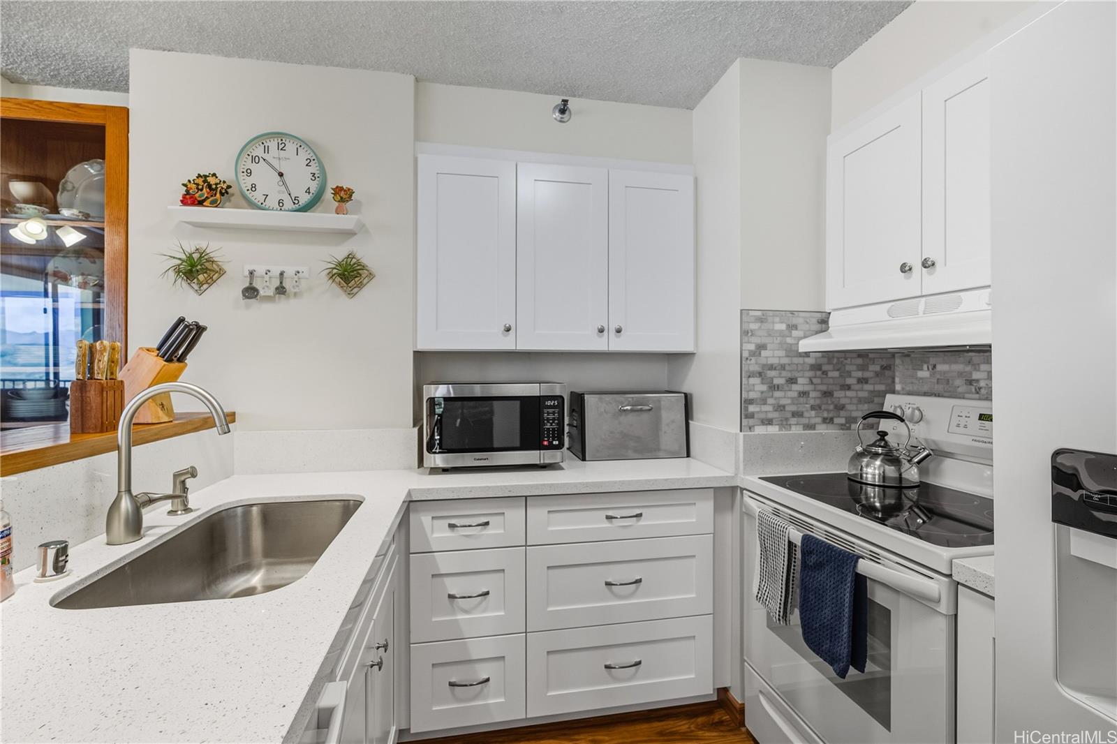 Windward Passage condo # 1512, Kailua, Hawaii - photo 5 of 16