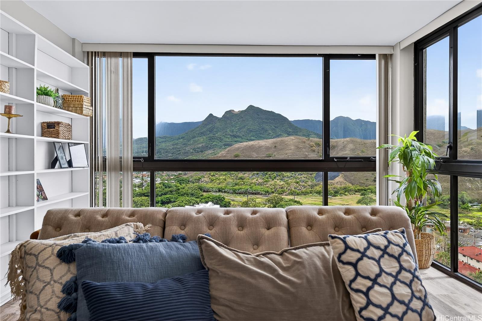 Windward Passage condo # 1708, Kailua, Hawaii - photo 3 of 25