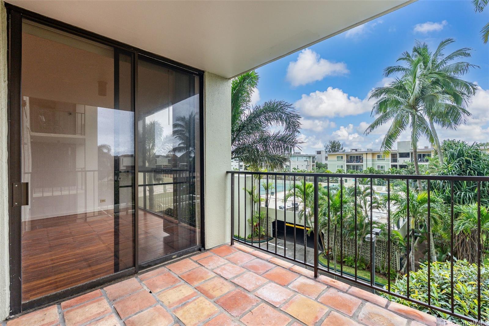 Windward Passage condo # 309, Kailua, Hawaii - photo 4 of 24