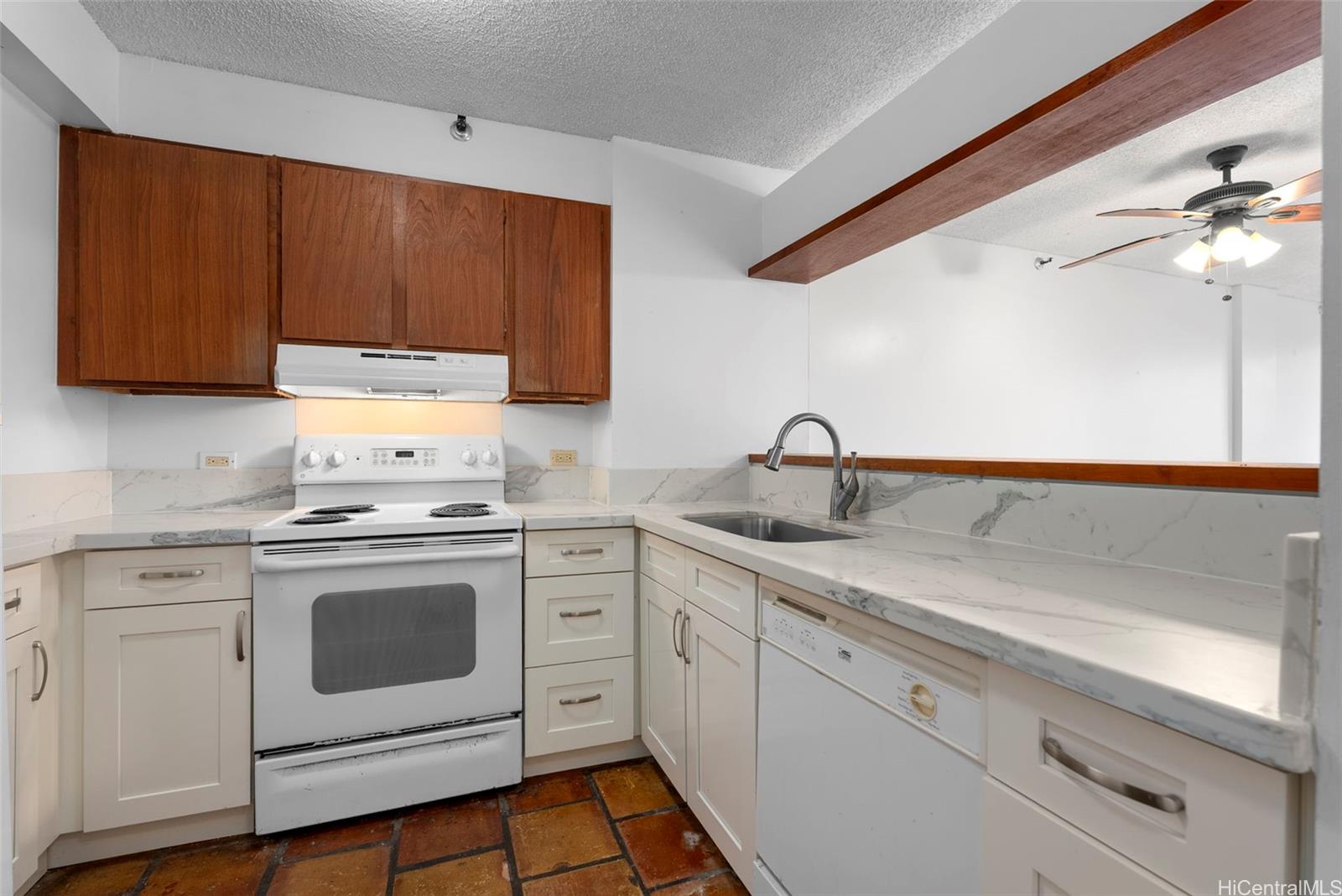 Windward Passage condo # 309, Kailua, Hawaii - photo 6 of 25