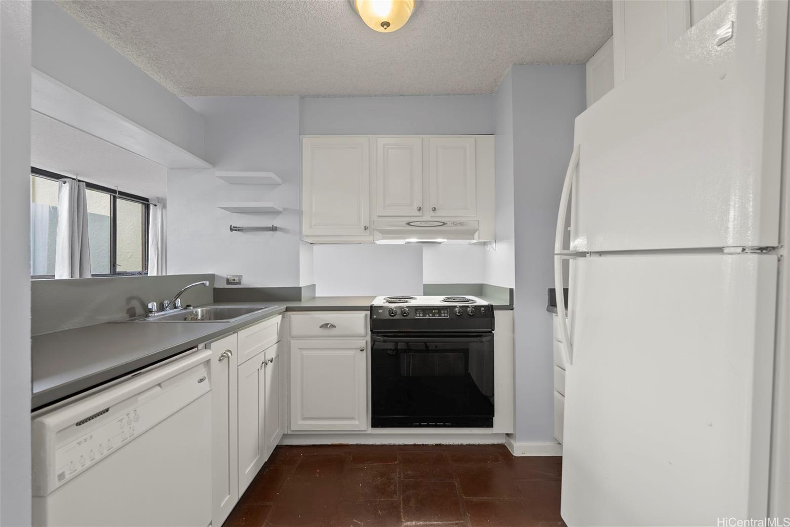 Windward Passage condo # 310, Kailua, Hawaii - photo 2 of 25