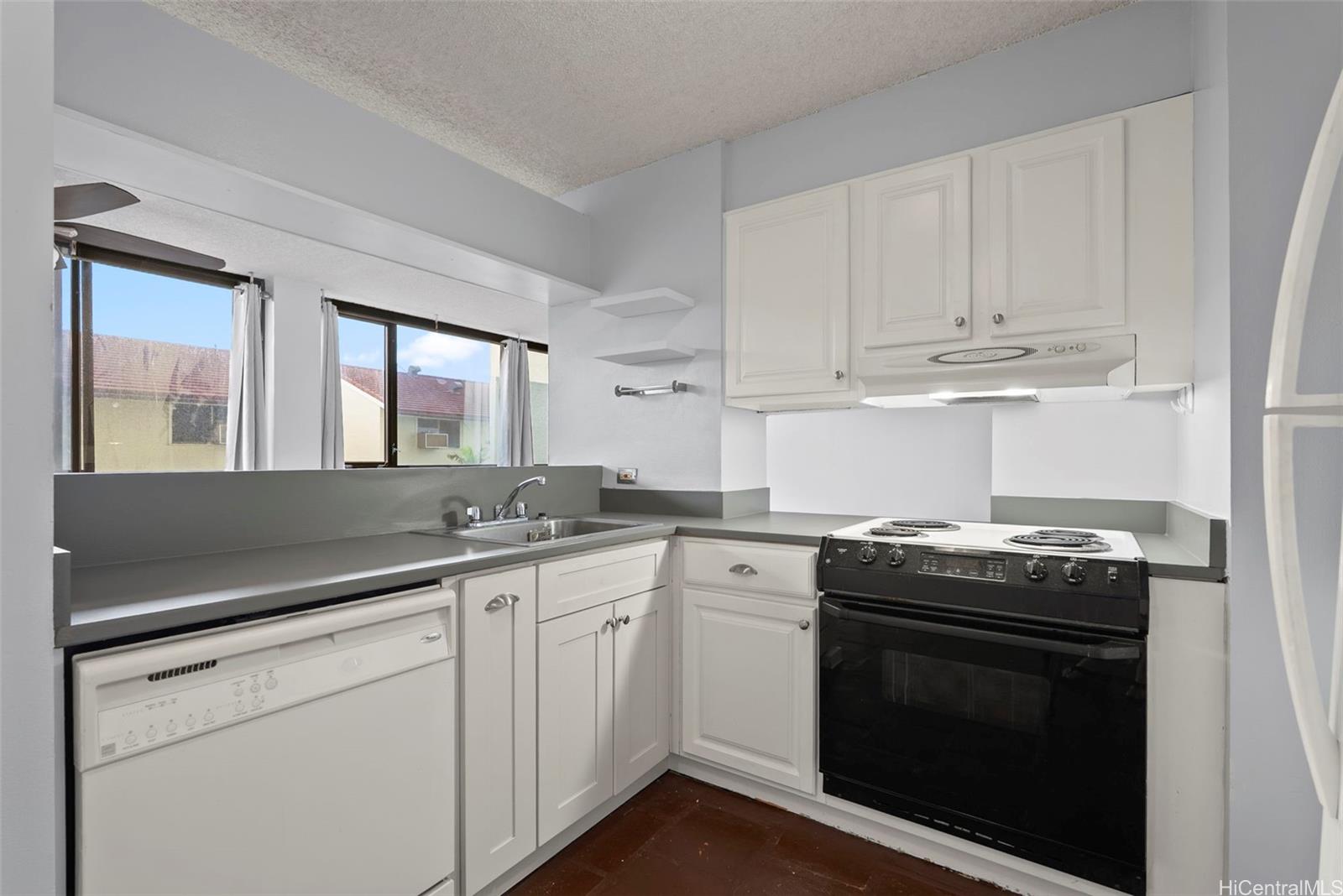 Windward Passage condo # 310, Kailua, Hawaii - photo 3 of 25