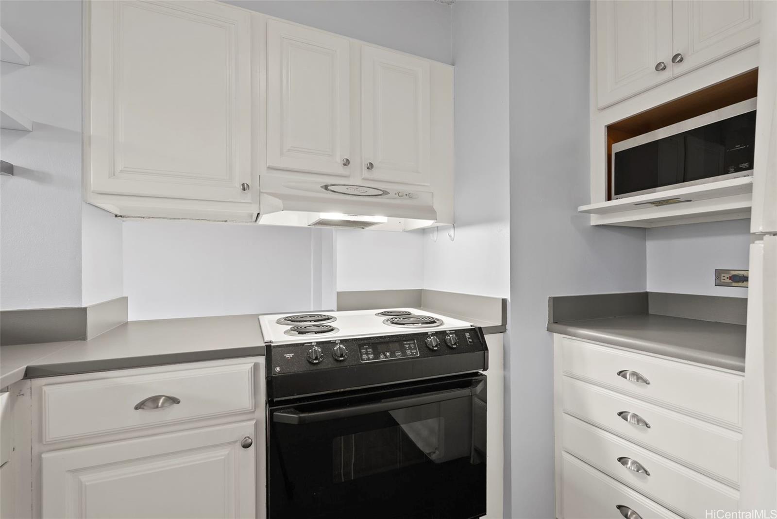 Windward Passage condo # 310, Kailua, Hawaii - photo 4 of 25