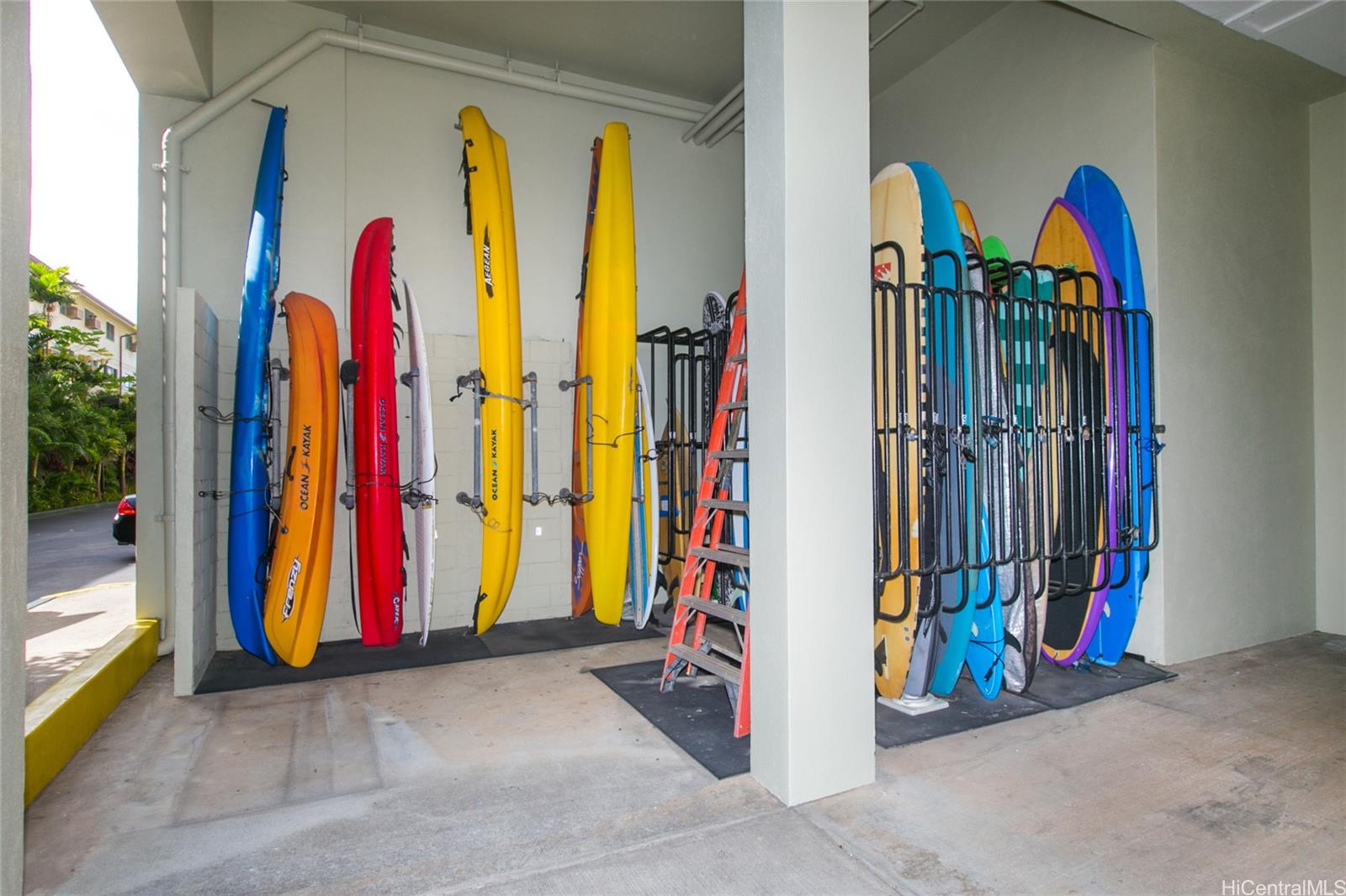 Windward Passage condo # 709, Kailua, Hawaii - photo 23 of 25