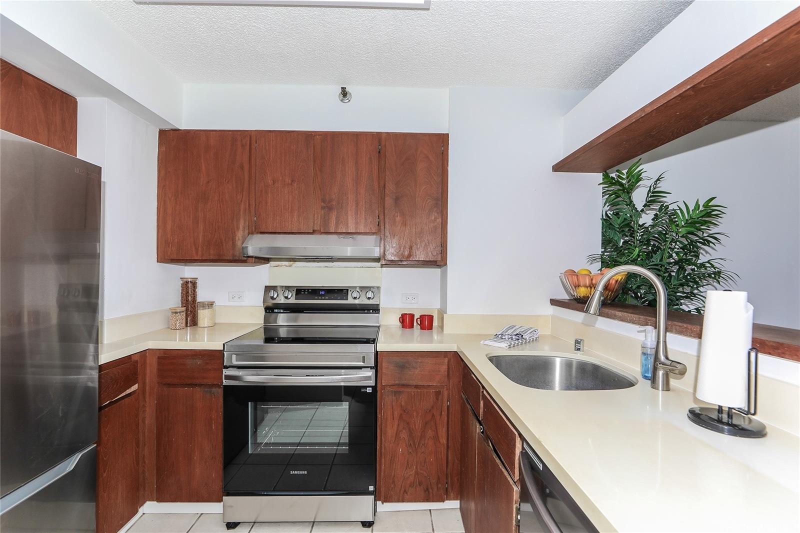 Windward Passage condo # 709, Kailua, Hawaii - photo 5 of 25