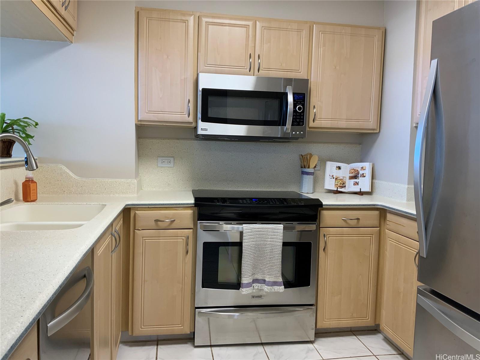 Windward Passage condo # 811, Kailua, Hawaii - photo 5 of 25