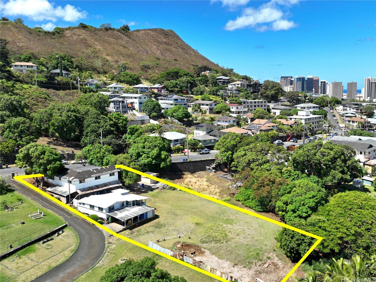 322 Auwaiolimu Street Honolulu - Multi-family - photo 4 of 18