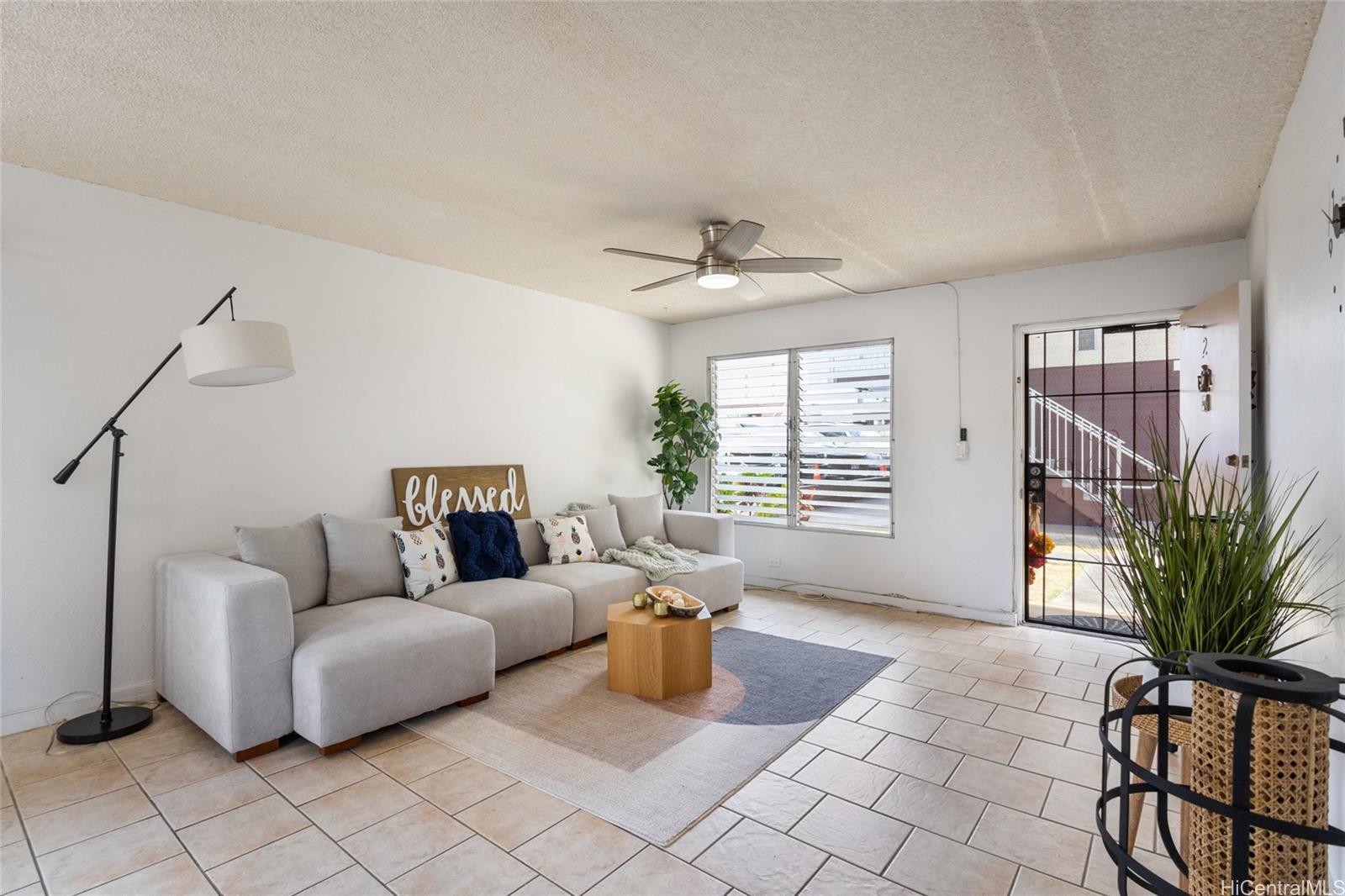 Tropicana Manor-Moanalua condo # 2, Honolulu, Hawaii - photo 2 of 25