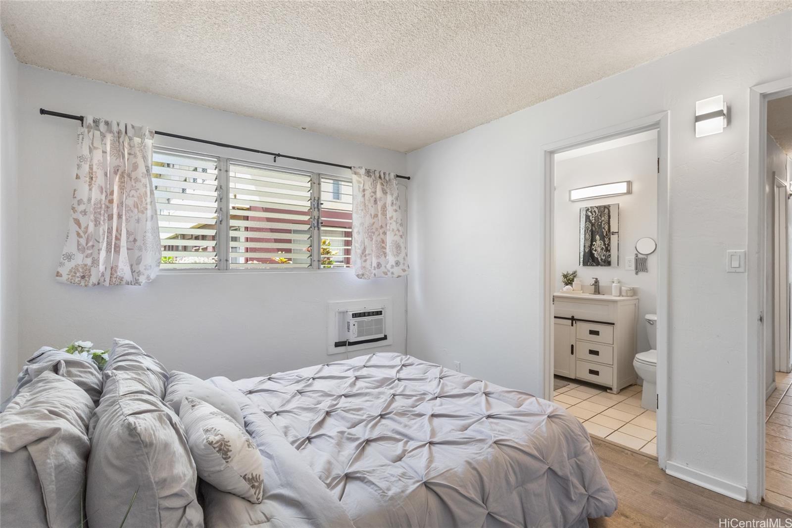 Tropicana Manor-Moanalua condo # 2, Honolulu, Hawaii - photo 11 of 25