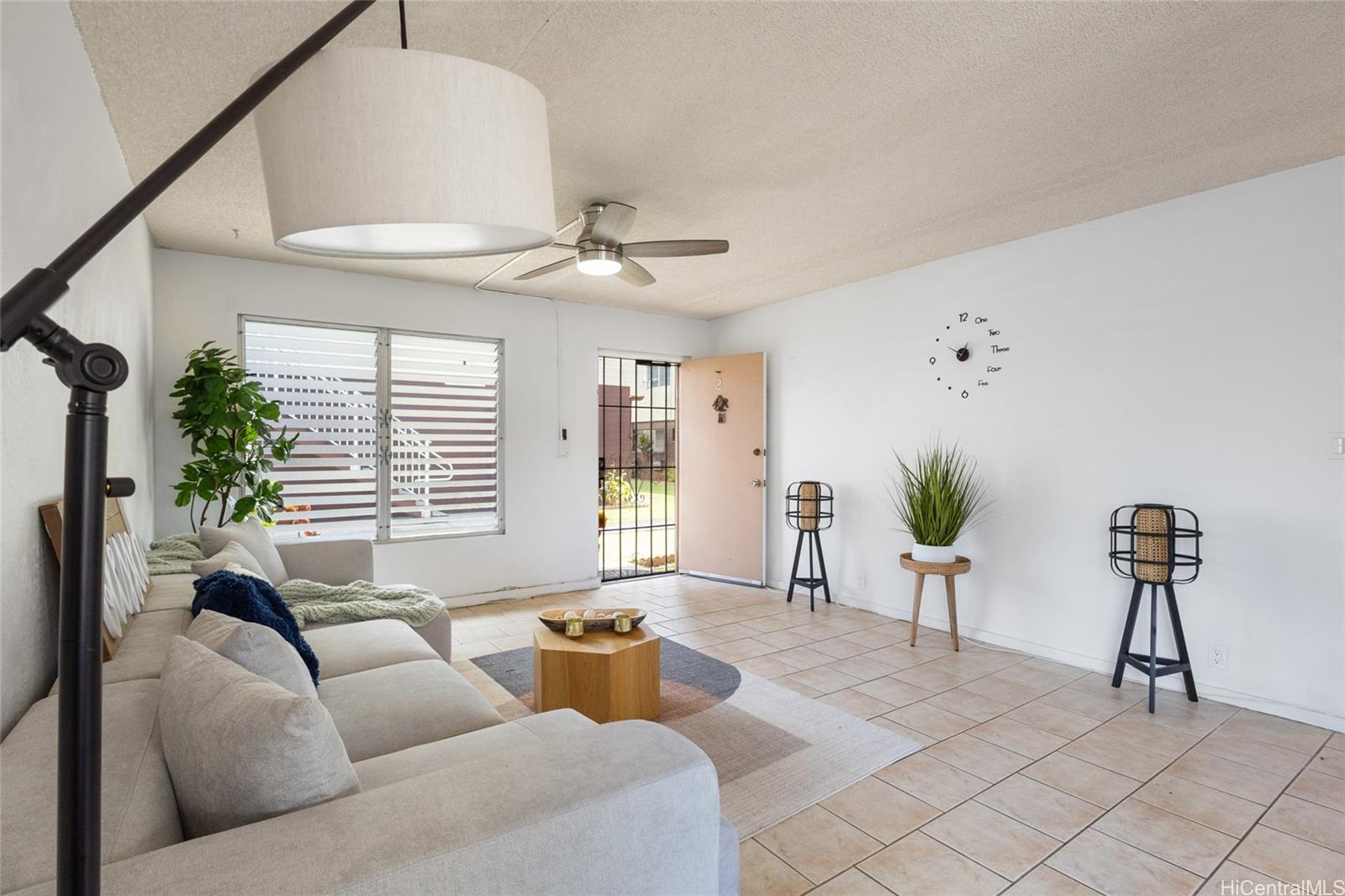 Tropicana Manor-Moanalua condo # 2, Honolulu, Hawaii - photo 4 of 25
