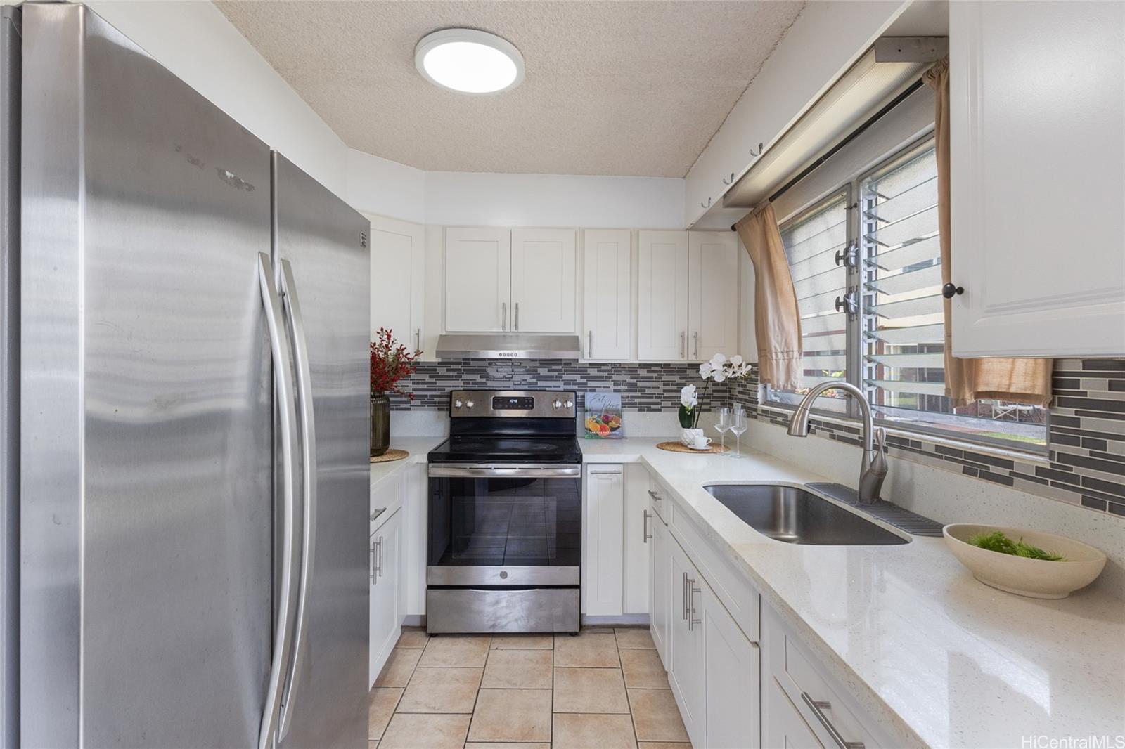 Tropicana Manor-Moanalua condo # 2, Honolulu, Hawaii - photo 6 of 25