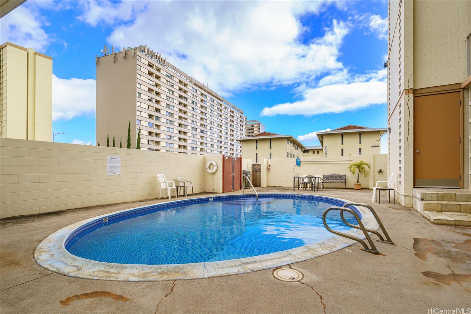 Lakeside Coronet condo # 303, Honolulu, Hawaii - photo 18 of 25