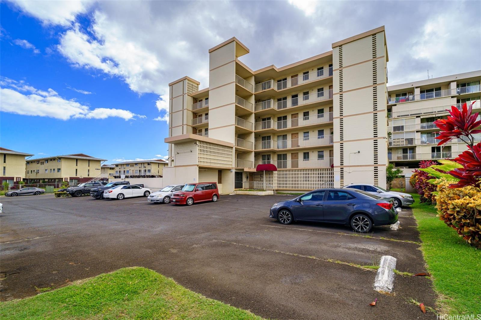 Lakeside Coronet condo # 303, Honolulu, Hawaii - photo 20 of 25