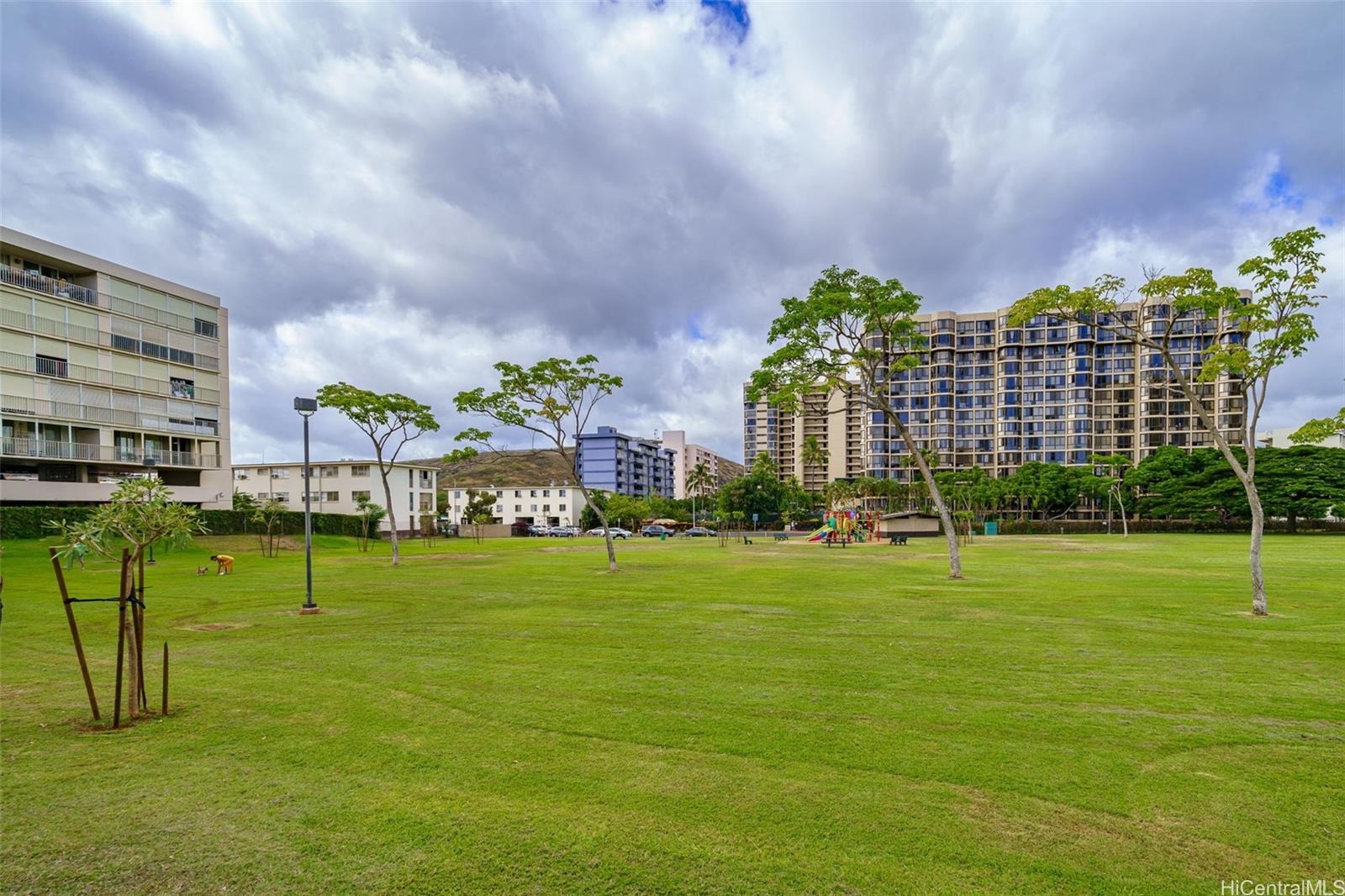 Lakeside Coronet condo # 303, Honolulu, Hawaii - photo 24 of 25