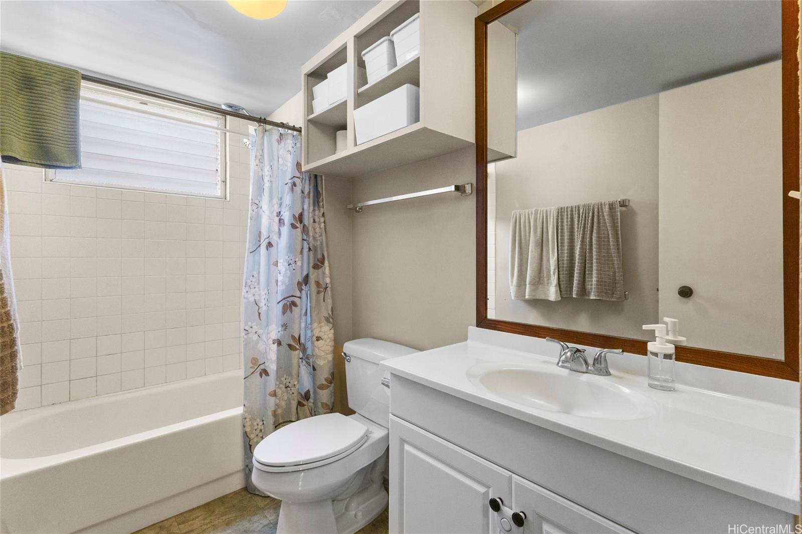 Lakeside Coronet condo # 402, Honolulu, Hawaii - photo 11 of 22