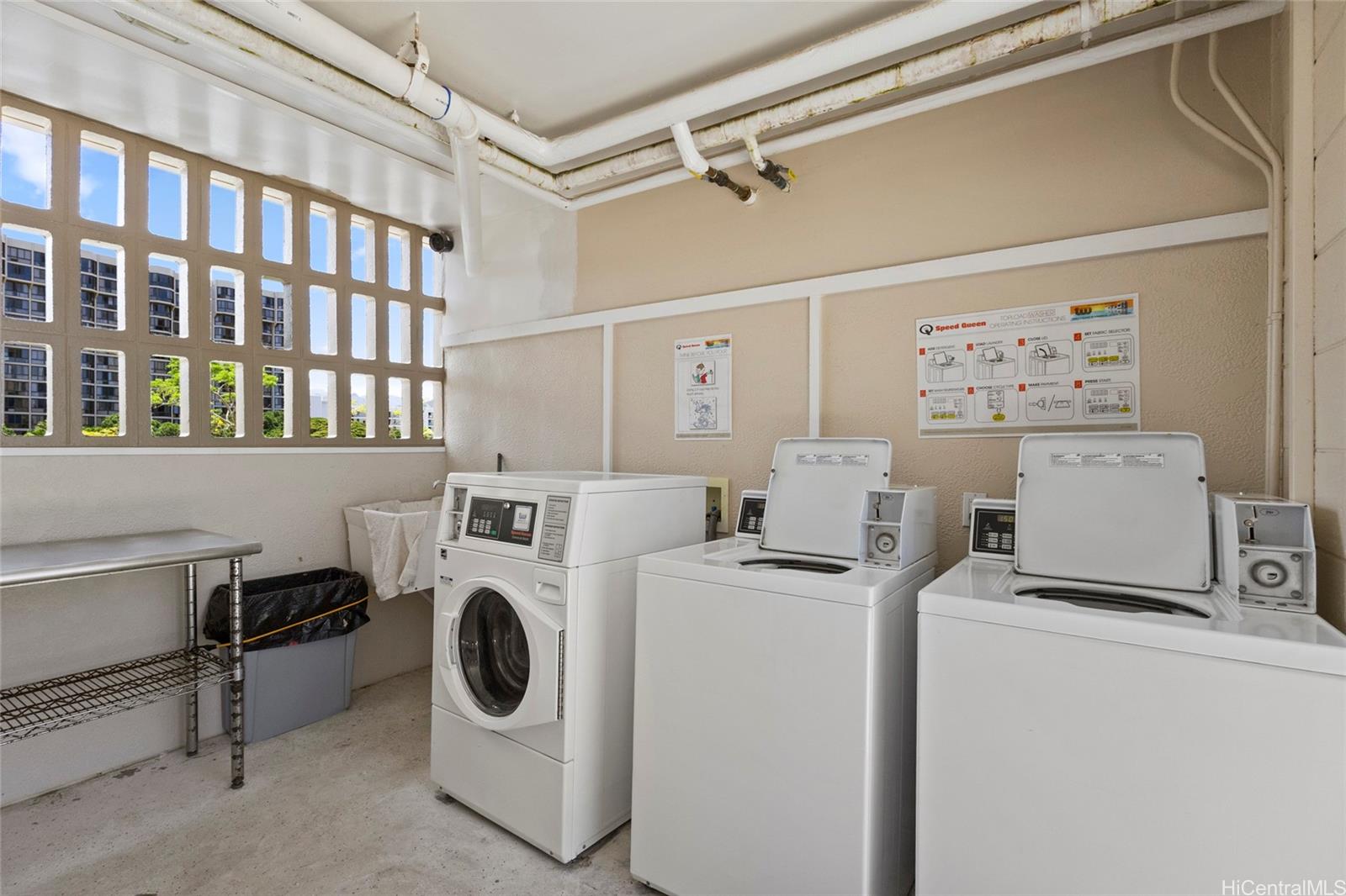 Lakeside Coronet condo # 402, Honolulu, Hawaii - photo 19 of 22