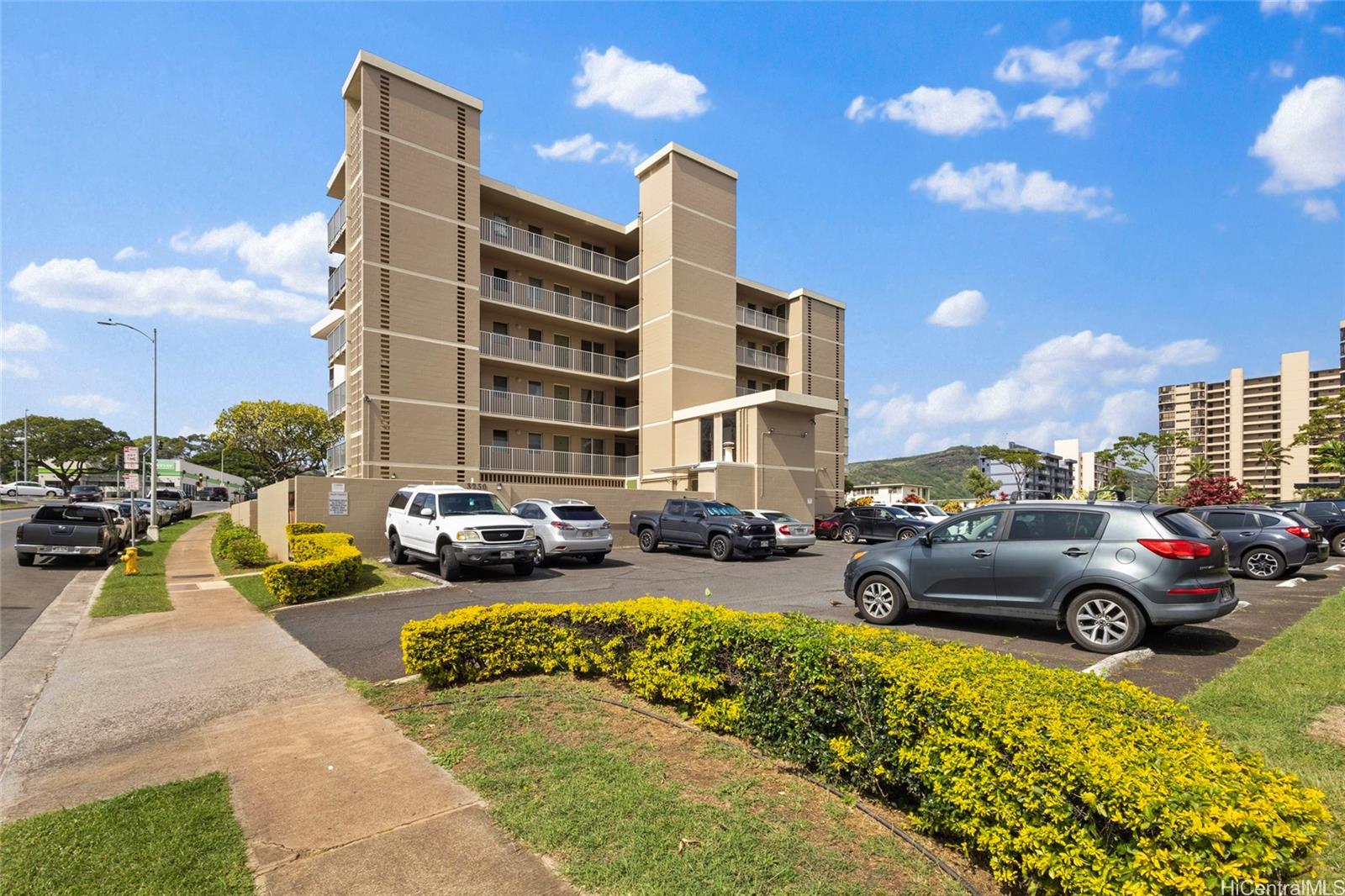 Lakeside Coronet condo # 402, Honolulu, Hawaii - photo 22 of 22