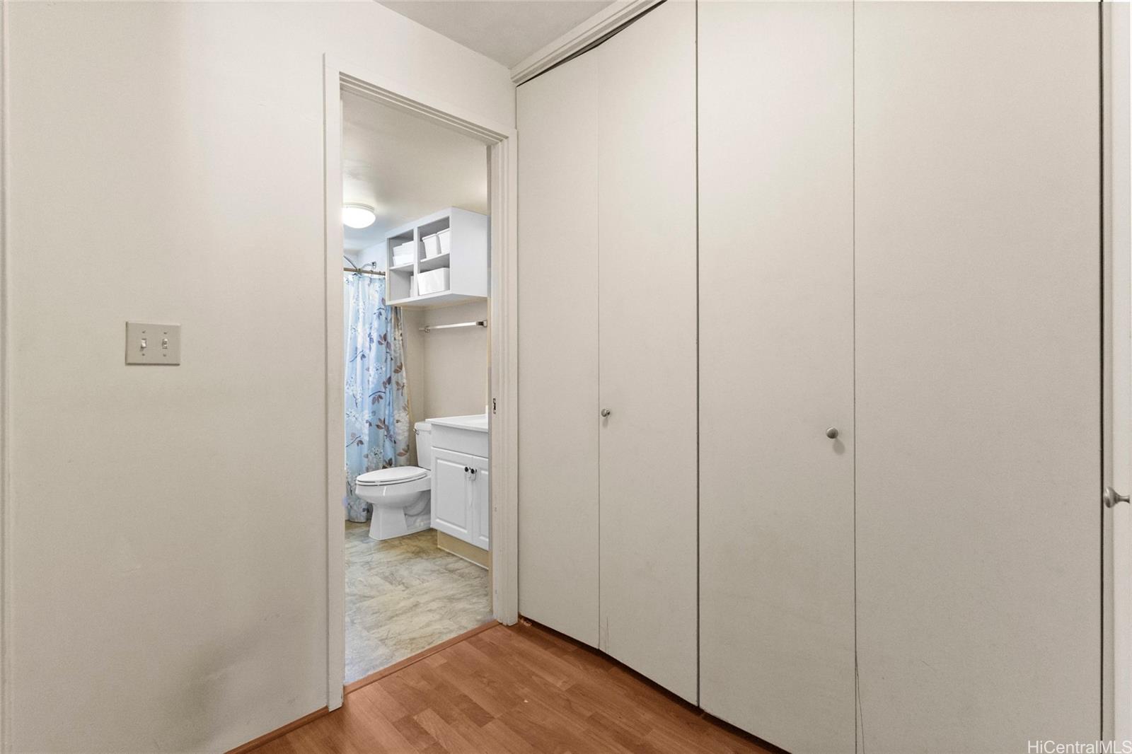 Lakeside Coronet condo # 402, Honolulu, Hawaii - photo 6 of 16