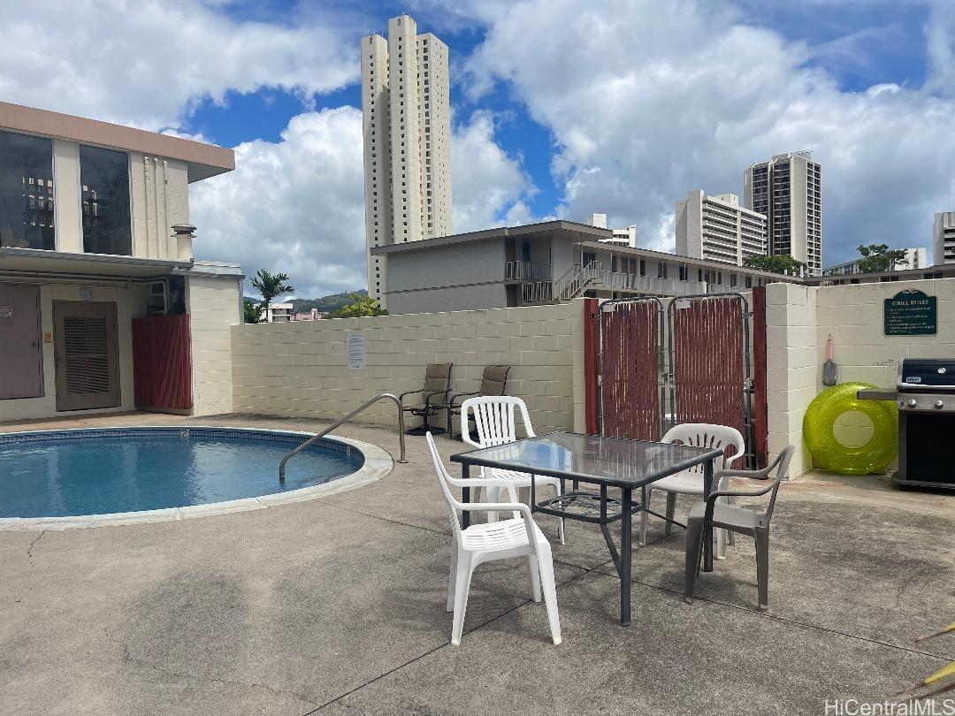 Lakeside Coronet condo # 601, Honolulu, Hawaii - photo 2 of 18