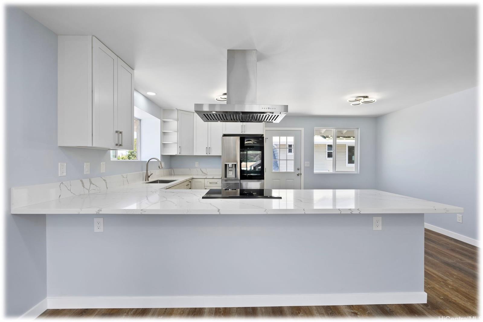 3232  Castle St Kapahulu, Diamond Head home - photo 3 of 25