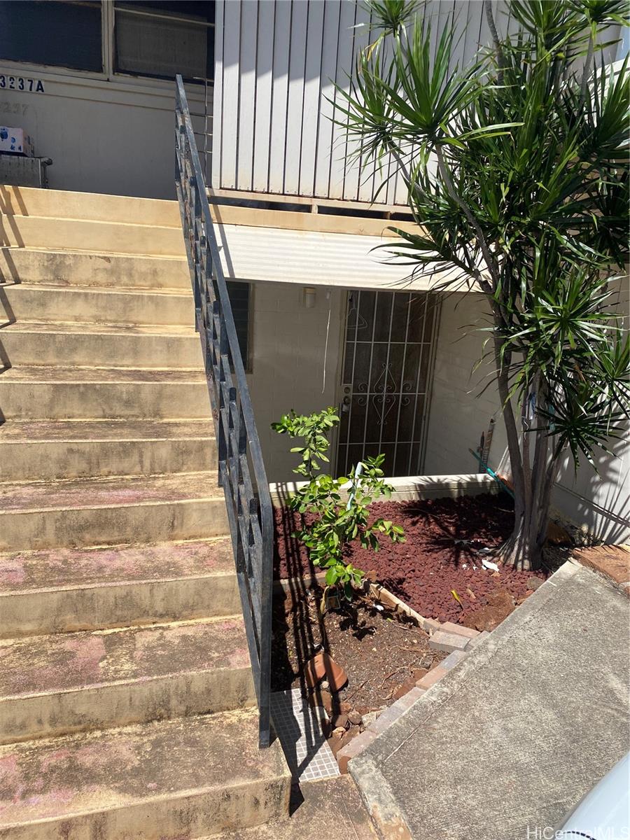 3237 Charles St Honolulu - Rental - photo 2 of 11