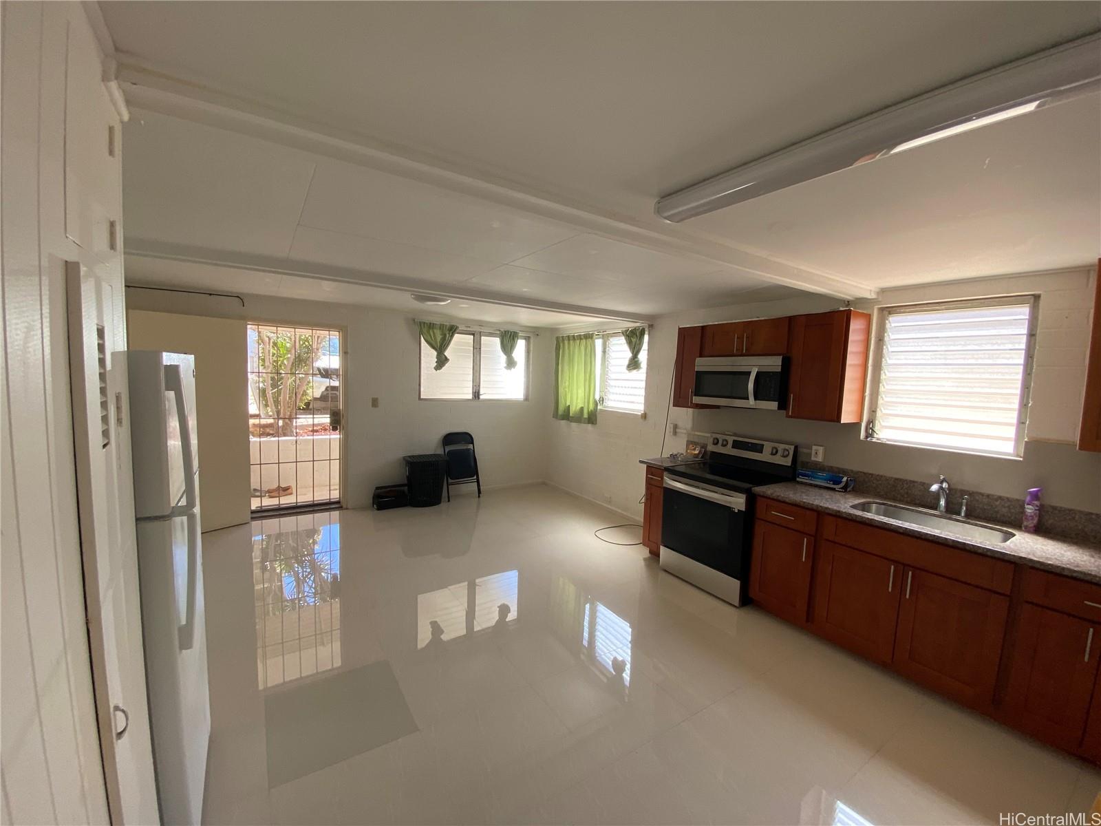 3237 Charles St Honolulu - Rental - photo 5 of 11